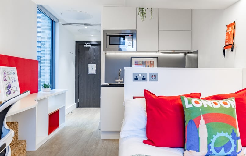 Premium Studio, Spring Mews, Tinworth Street, Vauxhall, London - Image 1